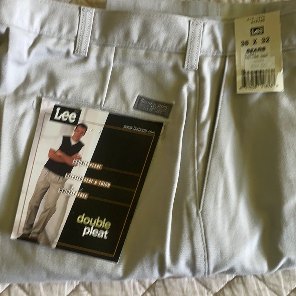 Men’s Lee double pleat khaki pants